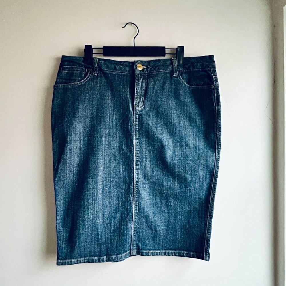 Tall Girl Denim Pencil Skirt in Azure Wash Size 15